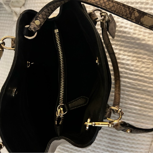 Vintage Coach Crossbody Purse - Picture 4 of 10